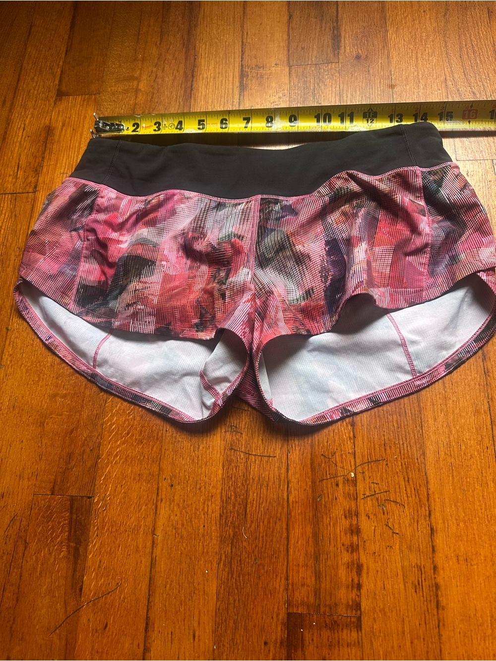 Lululemon Sun Dazed Multi Pink Super Dark Run Times Short II 6